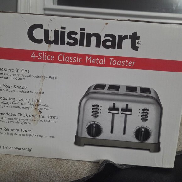 Cuisineart 4 Slice Classic metal toaster - Picture 3 of 5